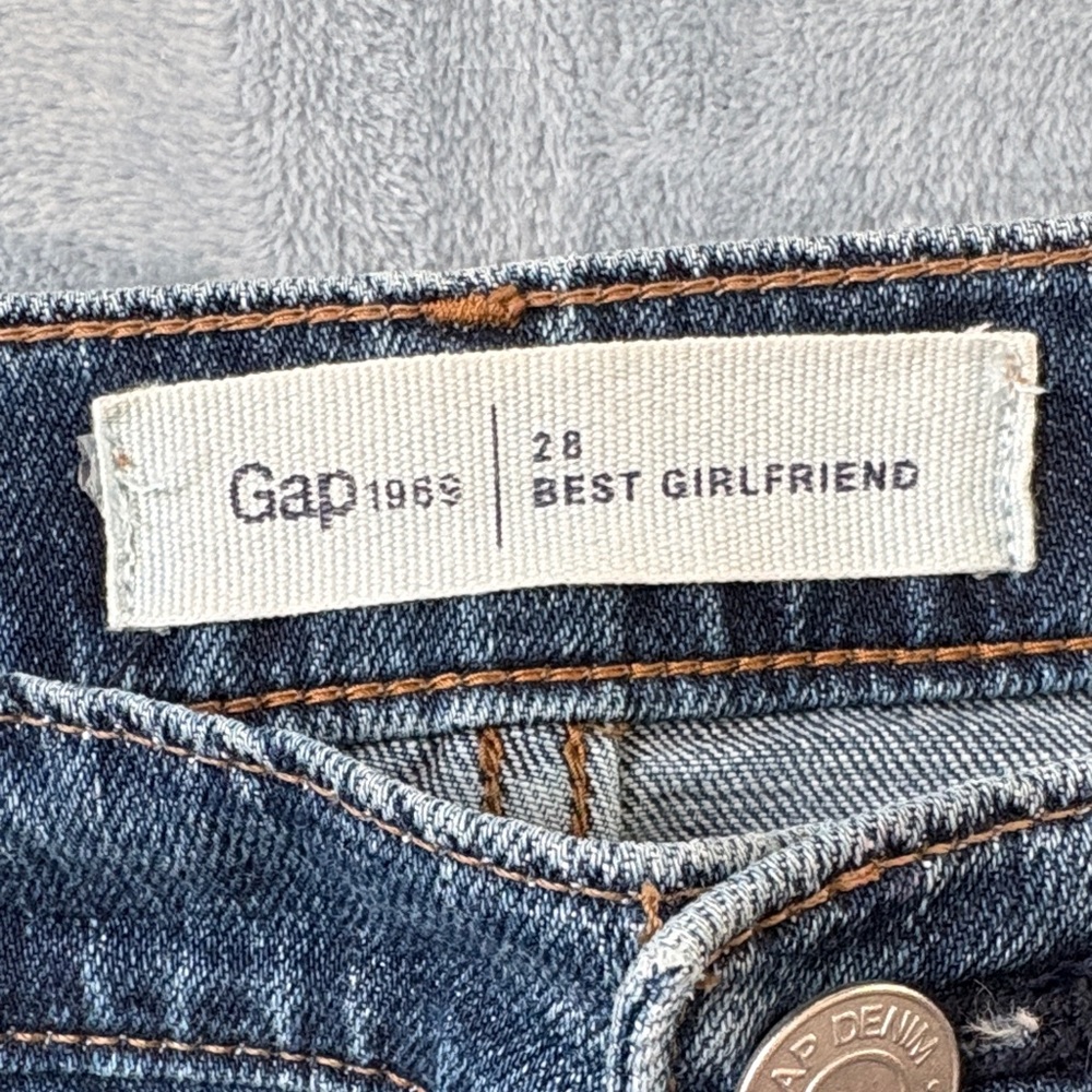 GAP Best Girlfriend Embellished Cropped Jeans - Picture 2 of 12